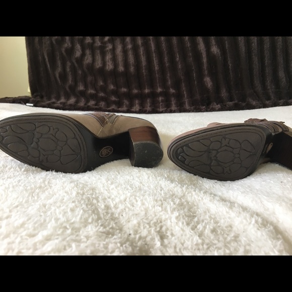 Sofft Leather Ankle Booties - Picture 3 of 3